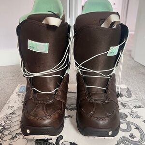 Burton snowboarding boats women size 8.5